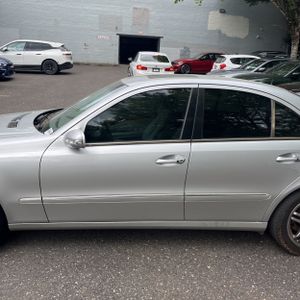 MERCEDES-BENZ E-CLASS - 4