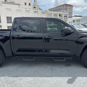 صورة 11 لـ 2025 Toyota TUNDRA SR5