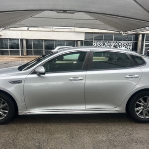 KIA OPTIMA LX - 4