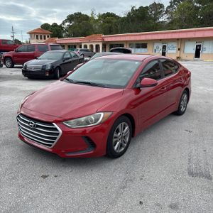 HYUNDAI ELANTRA SE - 1