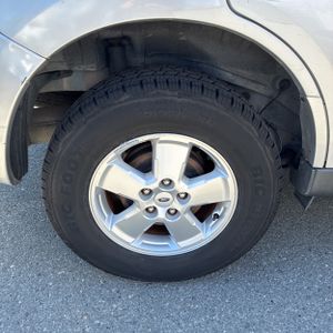 2010 FORD ESCAPE XLT 照片 19