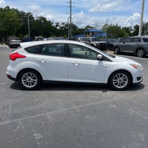 FORD FOCUS SE - 10