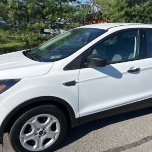 FORD ESCAPE S - 2