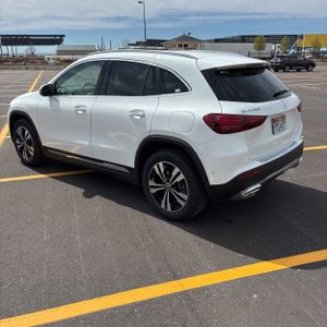 MERCEDES-BENZ GLA - 5