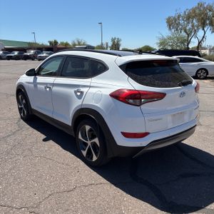 HYUNDAI TUCSON LIMITED - 5