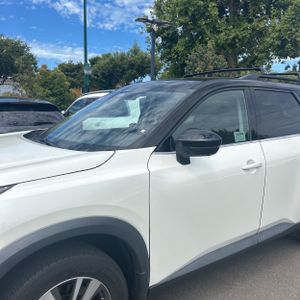 2023 Nissan PATHFINDER SL 照片 2
