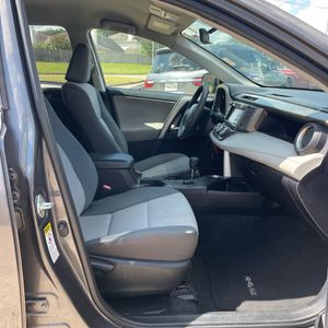2015 Toyota RAV4 LE — фото 33