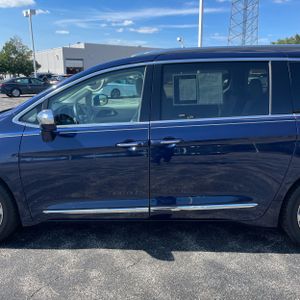 2017 Chrysler PACIFICA LIMITED — фото 4
