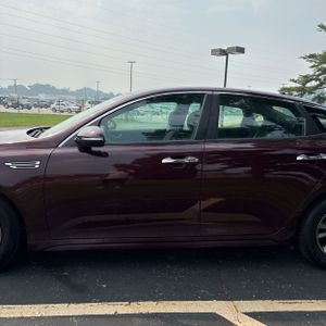 2020 KIA OPTIMA LX 照片 4