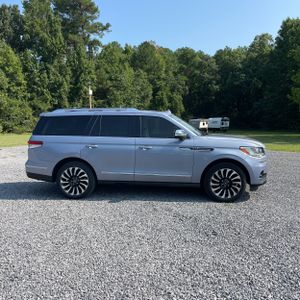 صورة 10 لـ 2022 Lincoln NAVIGATOR BLACK LABEL