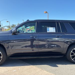 CHEVROLET SUBURBAN RST - 4