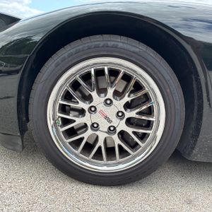 2002 Chevrolet CORVETTE BASE — миниатюра 17