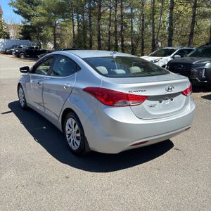 HYUNDAI ELANTRA GLS - 5
