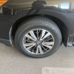 صورة مصغرة 17 لـ 2017 Nissan PATHFINDER SV