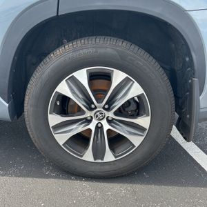 2022 Toyota HIGHLANDER XLE — миниатюра 18