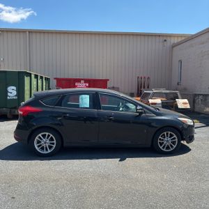 FORD FOCUS SE - 10