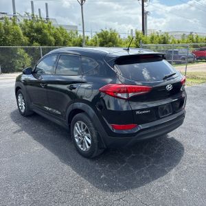 HYUNDAI TUCSON SE - 5