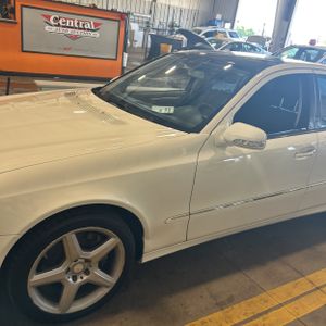 2009 Mercedes-BENZ E-CLASS 照片 2