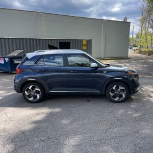 HYUNDAI VENUE LIMITED - 10