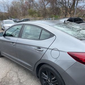 HYUNDAI ELANTRA SE - 6