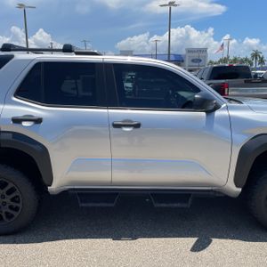 2026 Toyota 4RUNNER SR5 — миниатюра 11