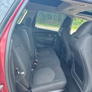 2010 Chevrolet TRAVERSE LT photo 35