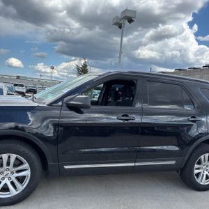 FORD EXPLORER XLT - 4