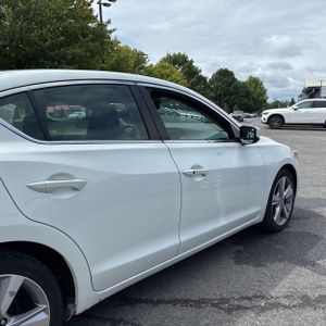 صورة 9 لـ 2013 Acura ILX 2.0L W/TECH