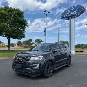 FORD EXPLORER XLT - 1