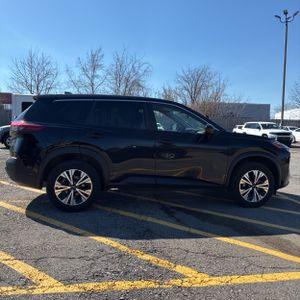 NISSAN ROGUE SV - 10