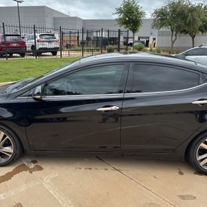 HYUNDAI ELANTRA LIMITED - 4