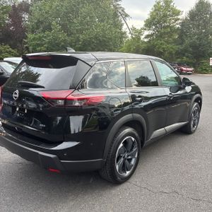صورة 8 لـ 2025 Nissan ROGUE SV