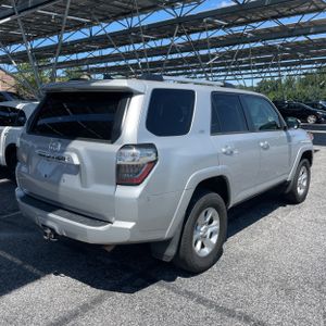 2021 Toyota 4RUNNER SR5 — фото 6
