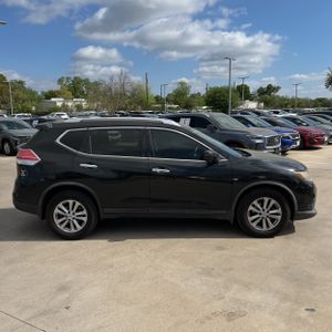 NISSAN ROGUE SV - 10