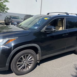 2019 Toyota HIGHLANDER XLE — фото 2