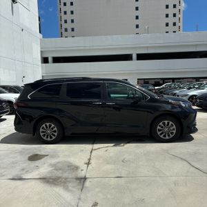 2025 Toyota SIENNA XLE 8-PASSENGER 照片 10