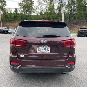 KIA SORENTO LX - 7