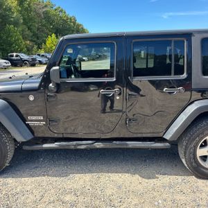 صورة 4 لـ 2017 JEEP WRANGLER UNLIMITED SPORT