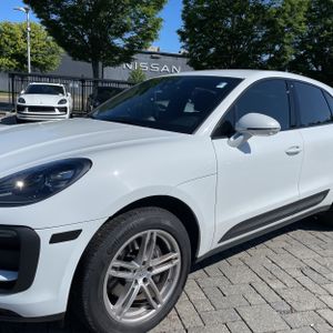 2022 Porsche MACAN BASE — фото 2