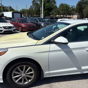 صورة 2 لـ 2019 Hyundai SONATA SE