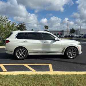 صورة 10 لـ 2020 BMW X7 XDRIVE40I