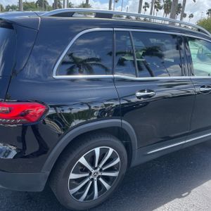 MERCEDES-BENZ GLB - 9