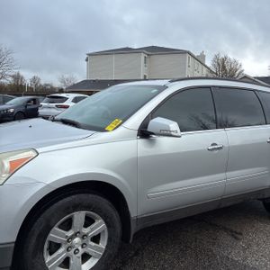 CHEVROLET TRAVERSE LT - 2