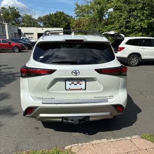 صورة 7 لـ 2024 Toyota HIGHLANDER PLATINUM