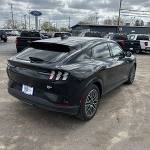 FORD MUSTANG MACH-E PREMIUM - 8
