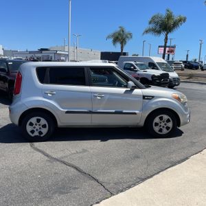 KIA SOUL BASE - 10