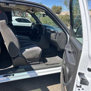 صورة مصغرة 32 لـ 2005 Chevrolet SILVERADO 1500 LS