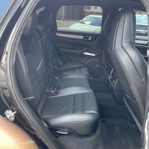 صورة 35 لـ 2020 Porsche CAYENNE TURBO