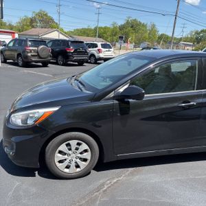 HYUNDAI ACCENT SE - 2