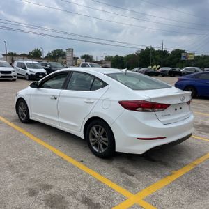 HYUNDAI ELANTRA SEL - 5